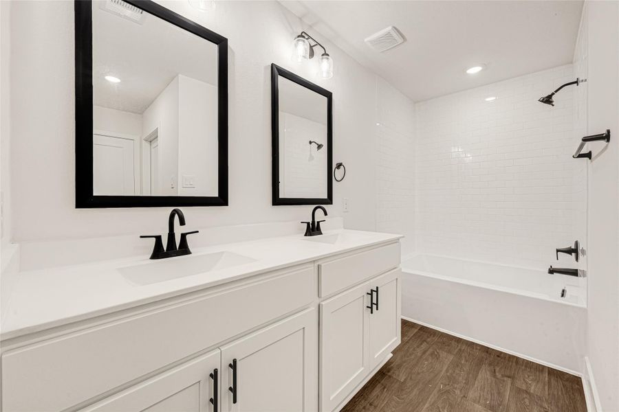 Furnished interior view inside a new home in Stonebrooke, Conroe (Image 7).
