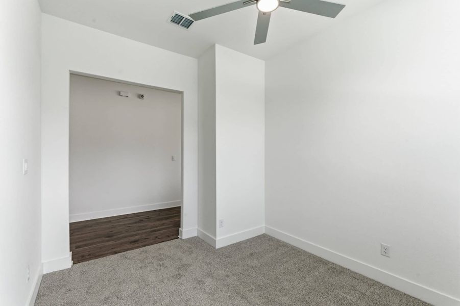 Spacious, unfurnished interior of a new home in Sienna Lakes, San Antonio (Image 46). Spacious, unfurnished interior of a new home in Sienna Lakes, San Antonio (Image 46).