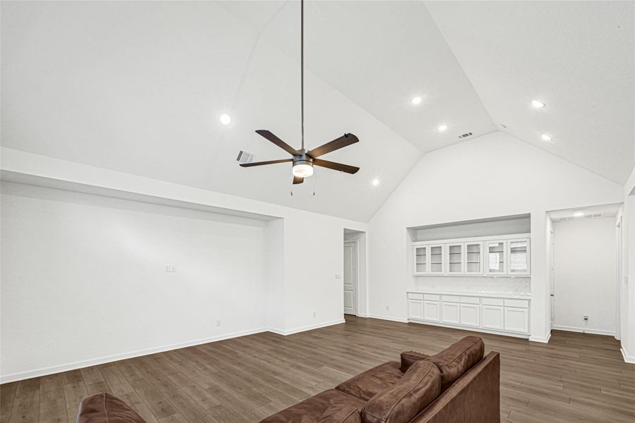 Spacious, unfurnished interior of a new home in Riceland, Mont Belvieu (Image 17). Spacious, unfurnished interior of a new home in Riceland, Mont Belvieu (Image 17).
