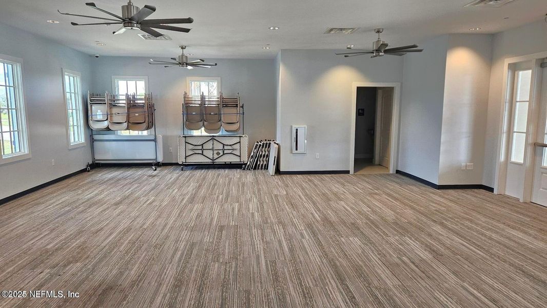 Spacious, unfurnished interior of a new home in , Jacksonville (Image 20).