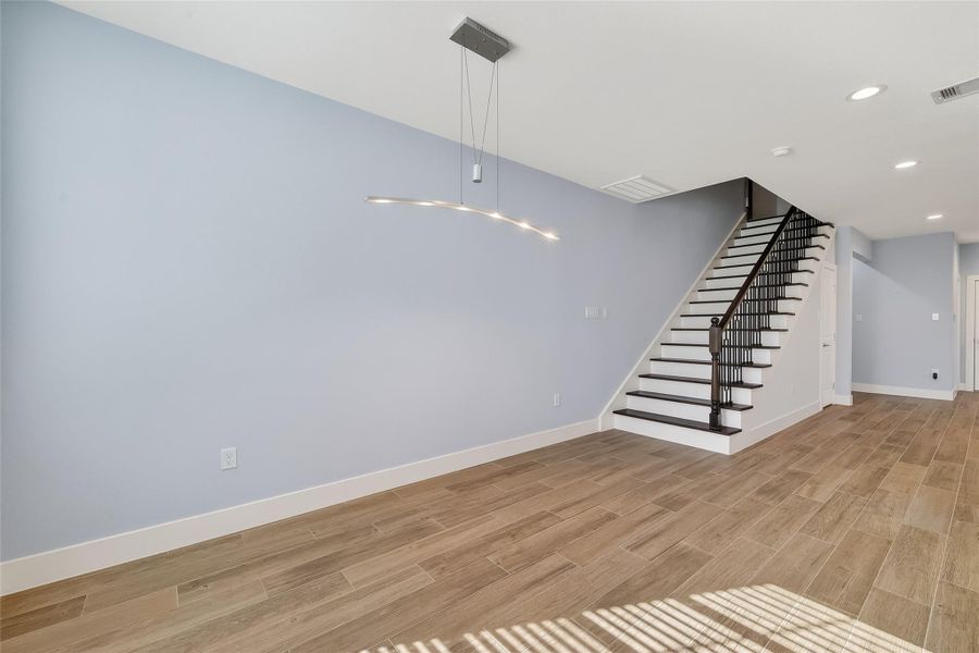 Spacious, unfurnished interior of a new home in , Houston (Image 33).