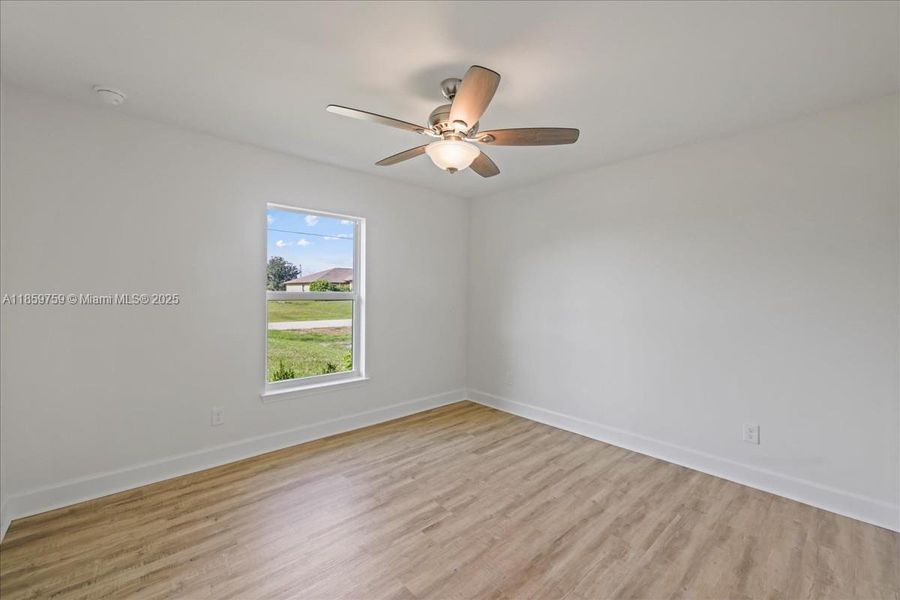 Spacious, unfurnished interior of a new home in Cape Coral, Cape Coral (Image 12).
