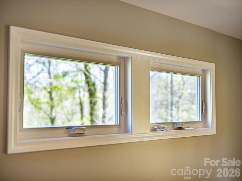 transom windows in primary bedroom
