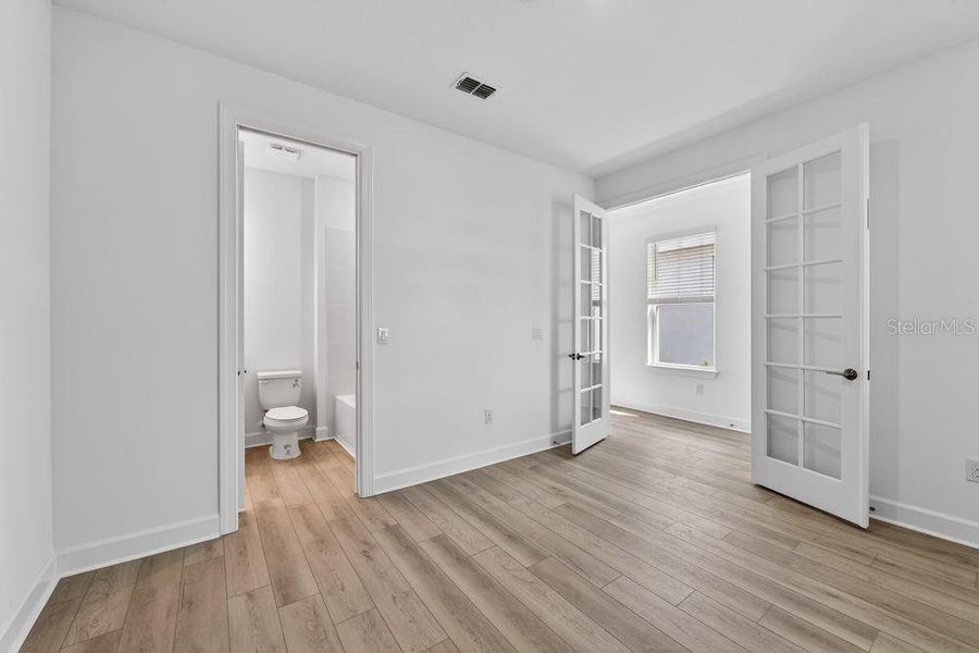 Spacious, unfurnished interior of a new home in Coasterra Community Group Page, Palmetto (Image 20).