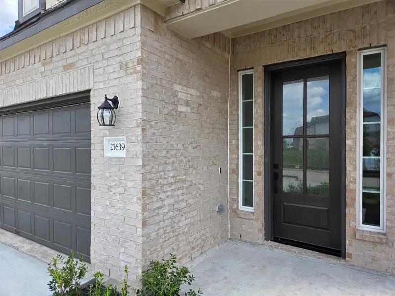 Exterior details and patio area of a home in Emory Glen, Magnolia (Image 3).