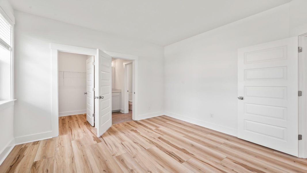 Spacious, unfurnished interior of a new home in Pamlico Terrace, Awendaw (Image 31).