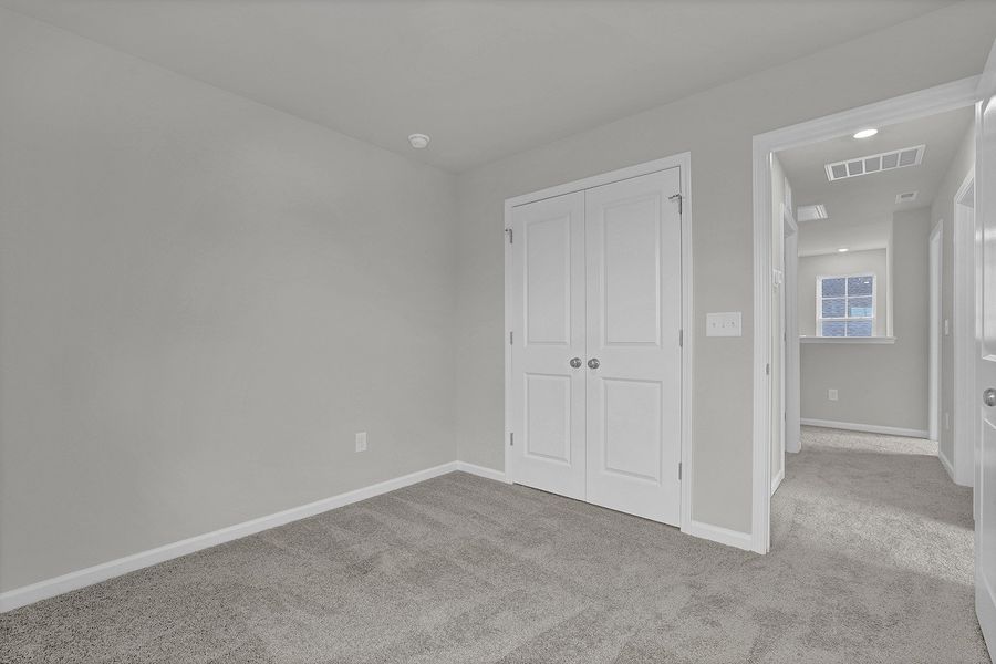 Spacious, unfurnished interior of a new home in River Tide Farms, Bolivia (Image 22).