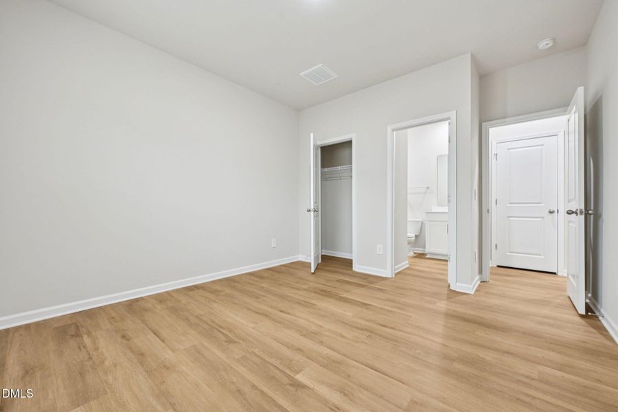 7-web-or-mls-Raleigh - Oak Manor - 536 B