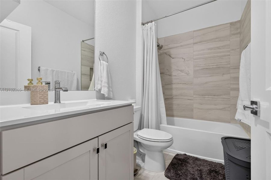 Furnished interior view inside a new home in , Pembroke Pines (Image 18).