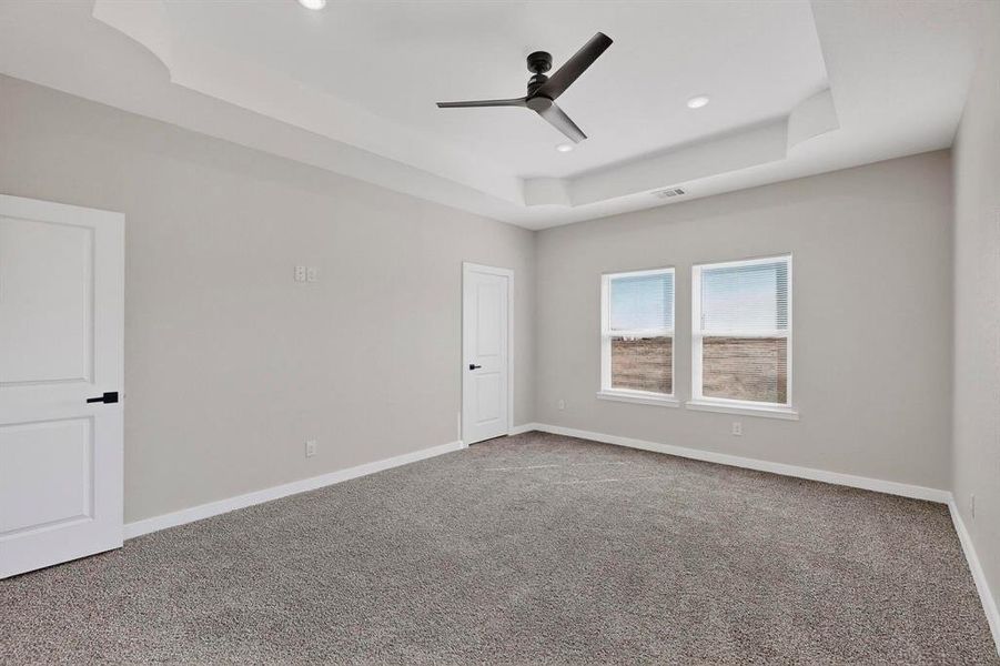 Spacious, unfurnished interior of a new home in , Alma (Image 32).