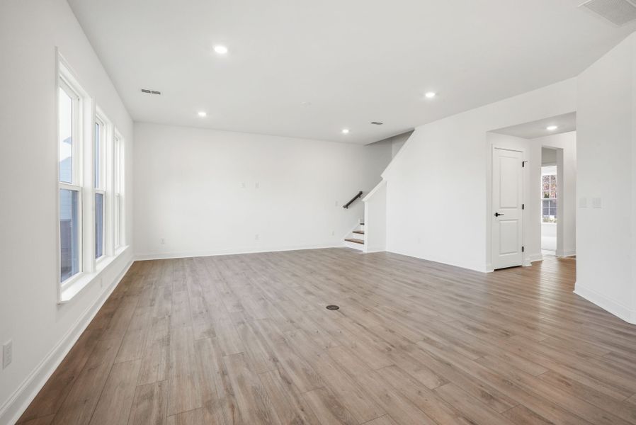 Spacious, unfurnished interior of a new home in Forest Creek, Waxhaw (Image 41).