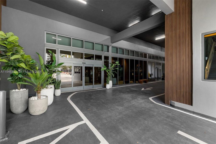 Community amenities in , Miami (Image 68).