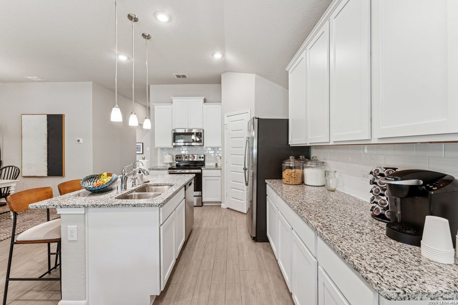 Furnished interior view inside a new home in Cinco Lakes, San Antonio (Image 11).