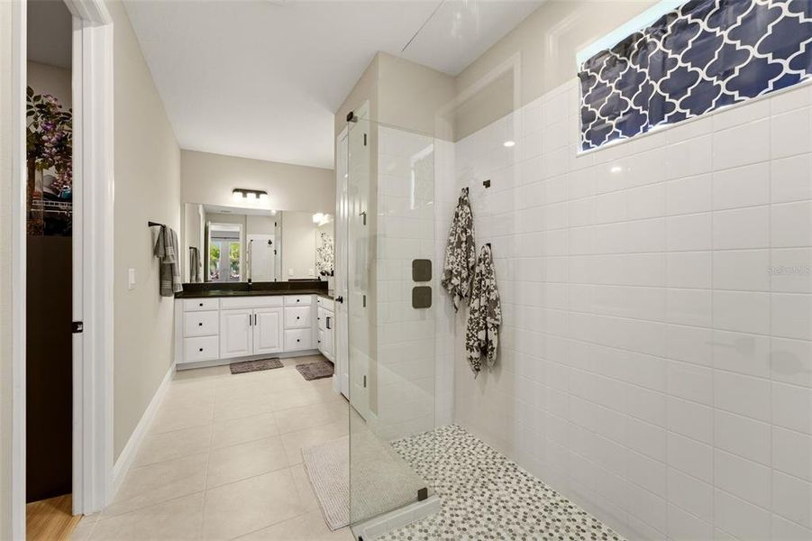 Furnished interior view inside a new home in , Bradenton (Image 18).