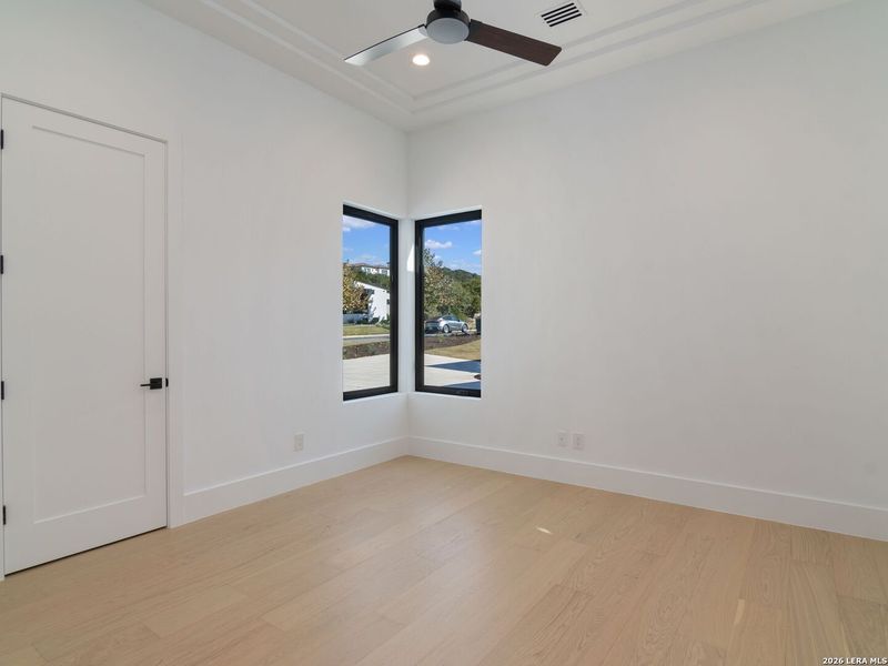Spacious, unfurnished interior of a new home in , San Antonio (Image 52).