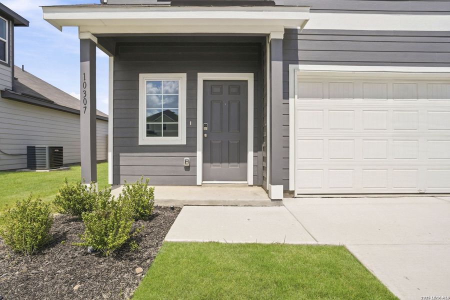 Exterior details and patio area of a home in Applewhite Meadows, San Antonio (Image 4). Exterior details and patio area of a home in Applewhite Meadows, San Antonio (Image 4).