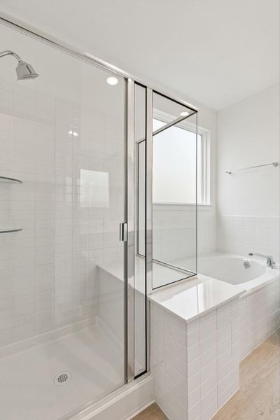 Furnished interior view inside a new home in Ellerden, Tomball (Image 8).