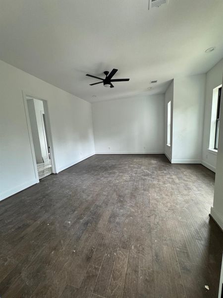 Spacious, unfurnished interior of a new home in , Humble (Image 16).