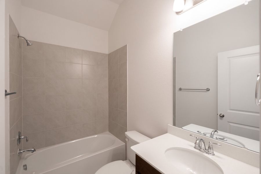 Furnished interior view inside a new home in Saratoga, Aubrey (Image 7).