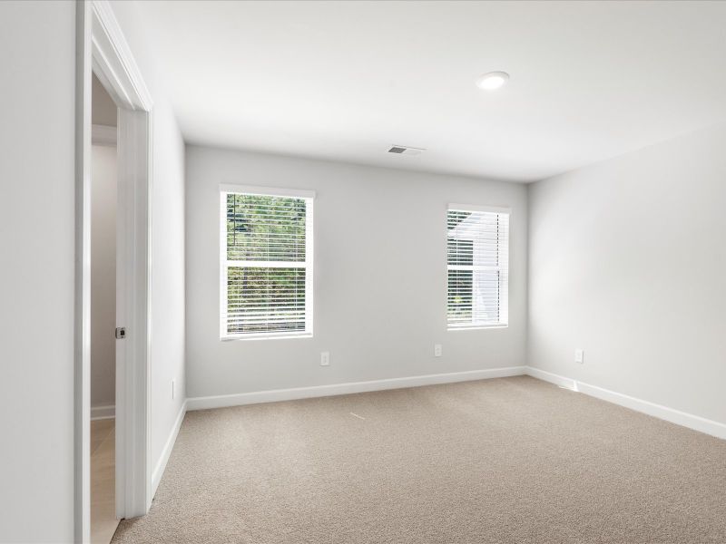 Spacious, unfurnished interior of a new home in Avalon Townes, Lyman (Image 13).