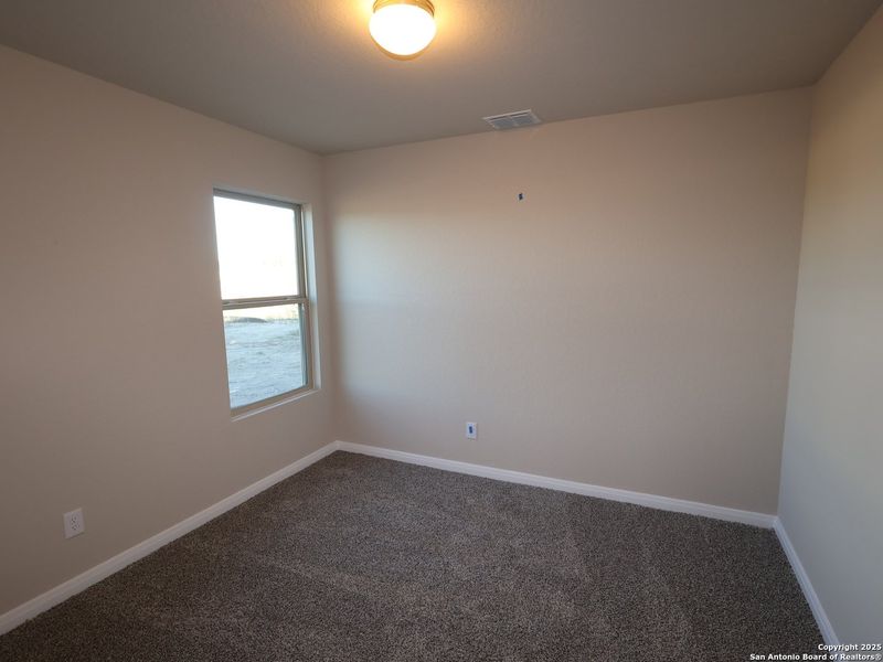 Spacious, unfurnished interior of a new home in Agave, San Antonio (Image 21).