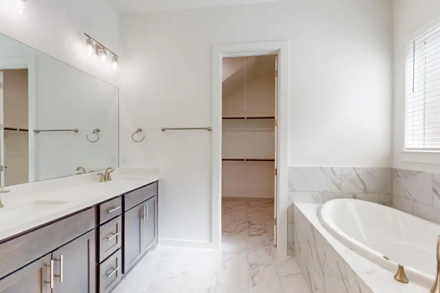 Furnished interior view inside a new home in Edgewood, Leander (Image 9).