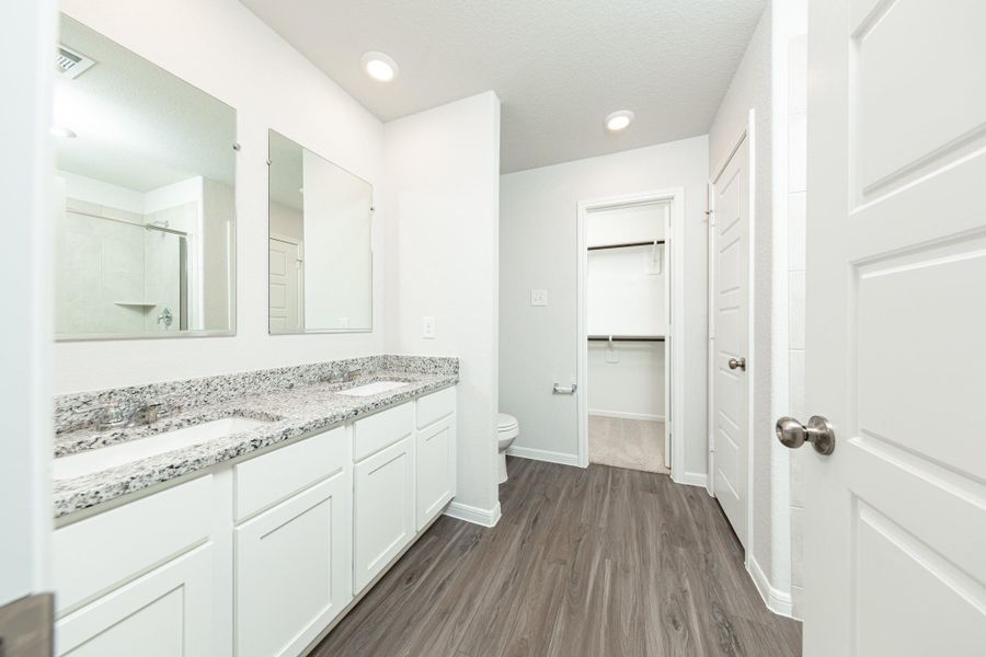 Furnished interior view inside a new home in Bammel Oaks, Houston (Image 7).