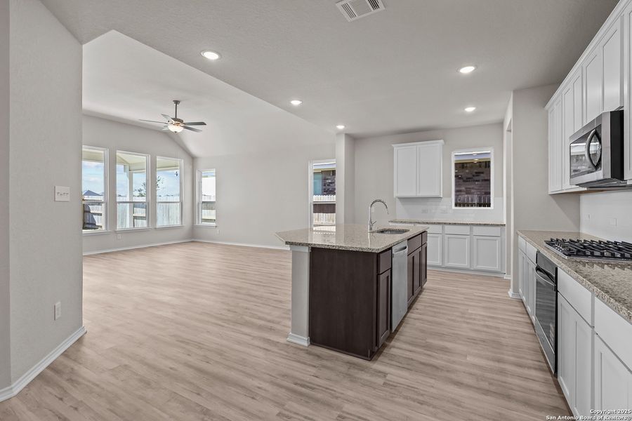 Furnished interior view inside a new home in Stillwater Ranch 45', San Antonio (Image 5). Furnished interior view inside a new home in Stillwater Ranch 45', San Antonio (Image 5).