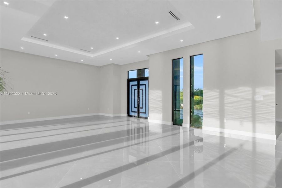 Spacious, unfurnished interior of a new home in , Homestead (Image 20).
