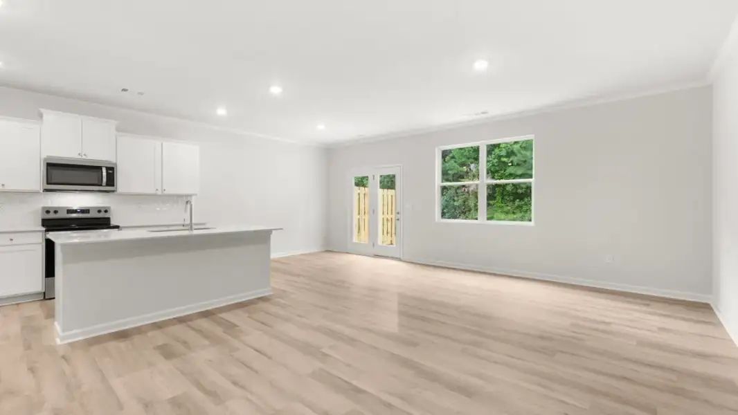 Spacious, unfurnished interior of a new home in Pointe Park, Union City (Image 14).