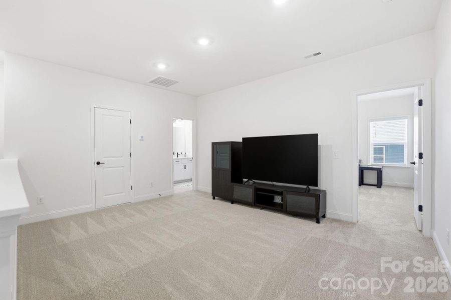 Spacious, unfurnished interior of a new home in Estates at Sugar Creek, Indian Land (Image 23).