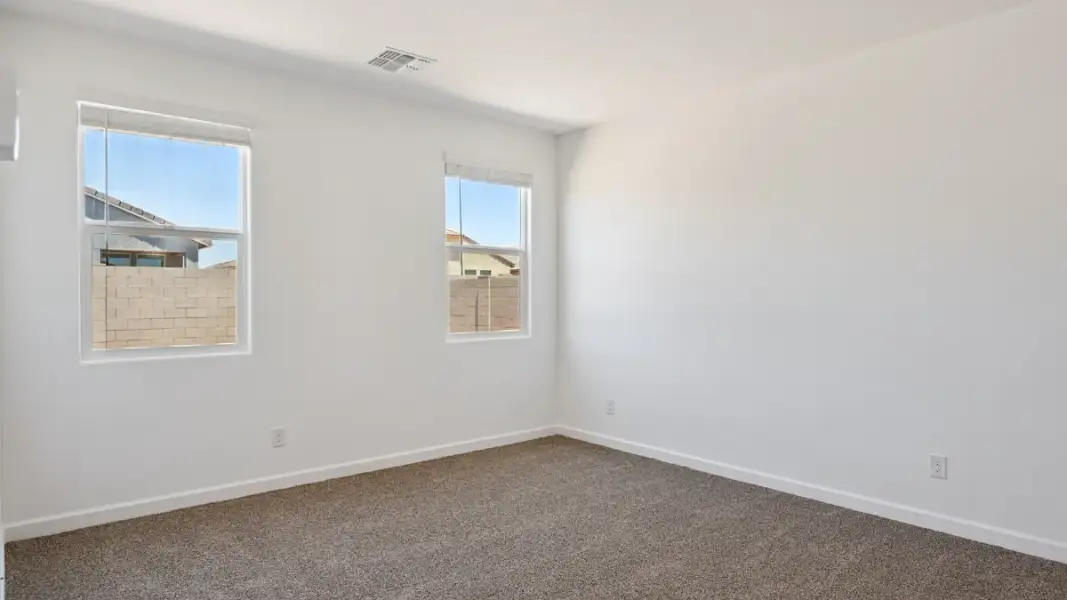 Spacious, unfurnished interior of a new home in Magma Ranch Vistas, Florence (Image 17).