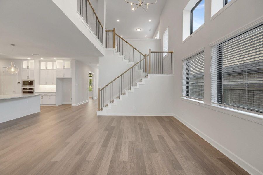 Spacious, unfurnished interior of a new home in Riceland - Summit Collection, Mont Belvieu (Image 14).