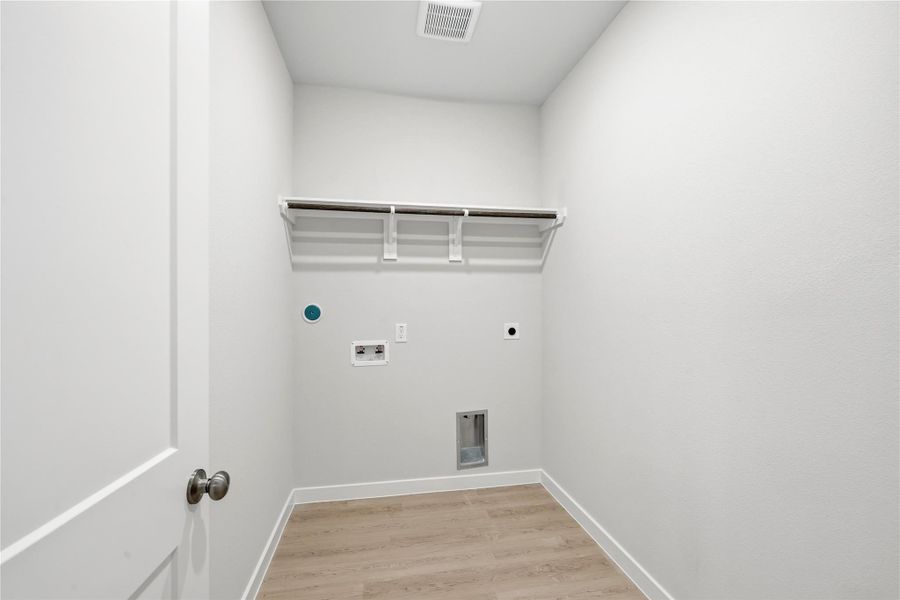 Spacious, unfurnished interior of a new home in Hunters Creek, Baytown (Image 18). Spacious, unfurnished interior of a new home in Hunters Creek, Baytown (Image 18).