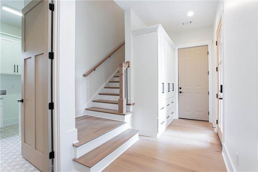 Spacious, unfurnished interior of a new home in , Acworth (Image 18).