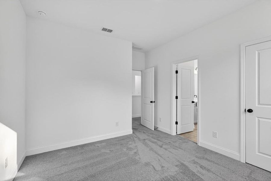 Spacious, unfurnished interior of a new home in Bailey Fence, Dacula (Image 36).