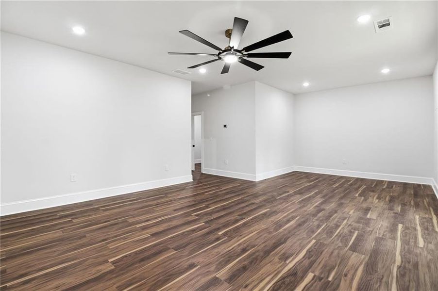 Spacious, unfurnished interior of a new home in , Acworth (Image 58).