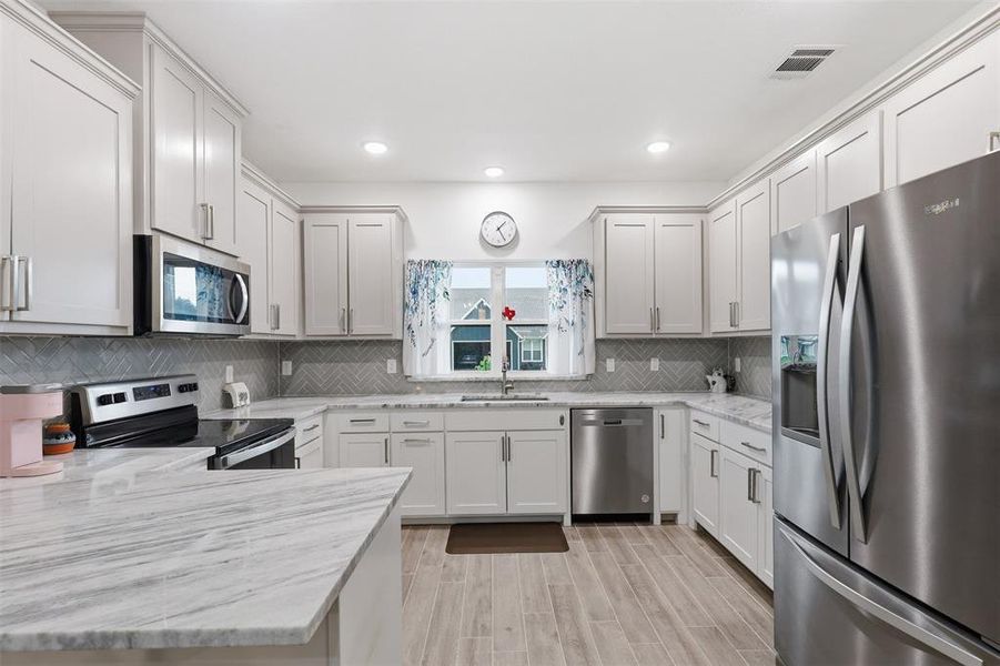 Furnished interior view inside a new home in , Tolar (Image 6).