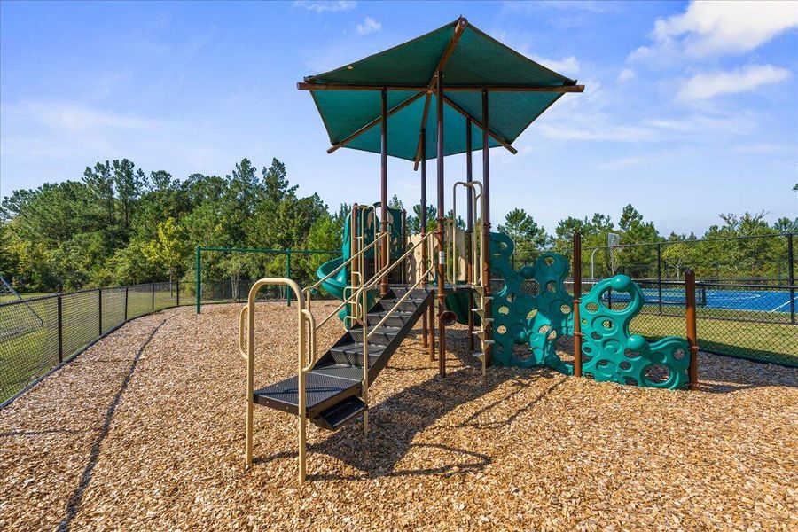 Community amenities in , Summerville (Image 37).