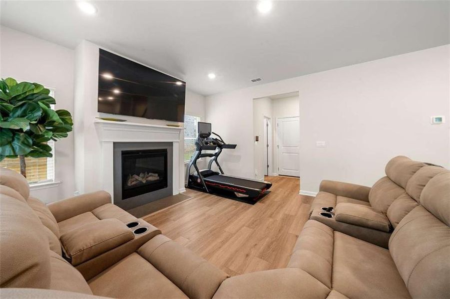 Furnished interior view inside a new home in Creekside at Oxford Park, Fairburn (Image 17).