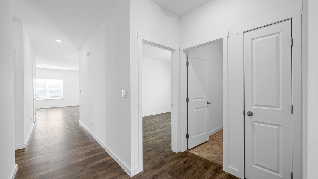 Spacious, unfurnished interior of a new home in The Cove at Thrasher Landing, Hixson (Image 8).