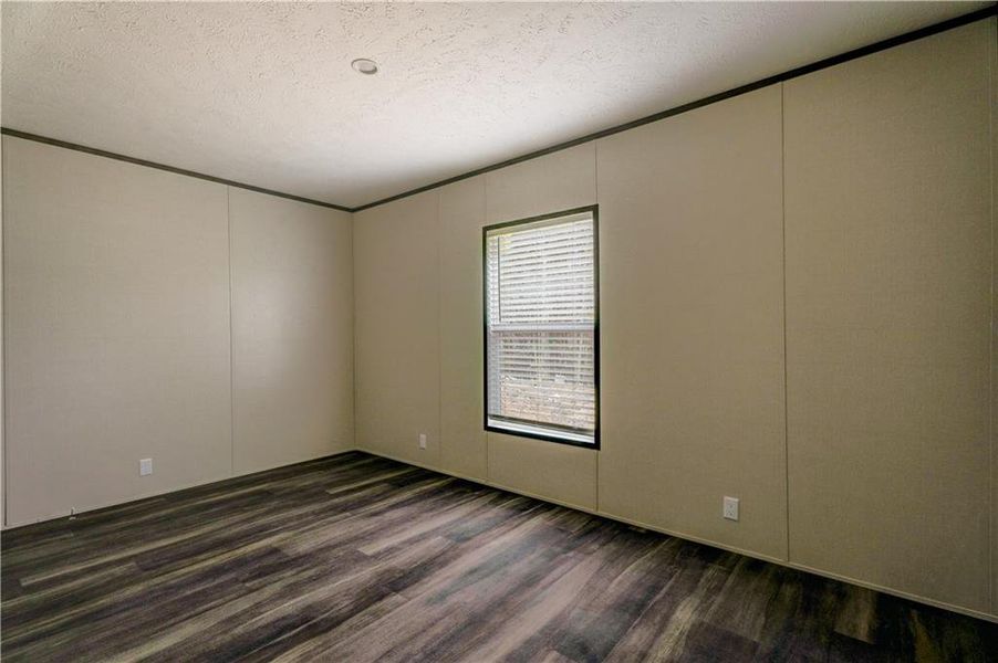 Spacious, unfurnished interior of a new home in , Ellijay (Image 10).