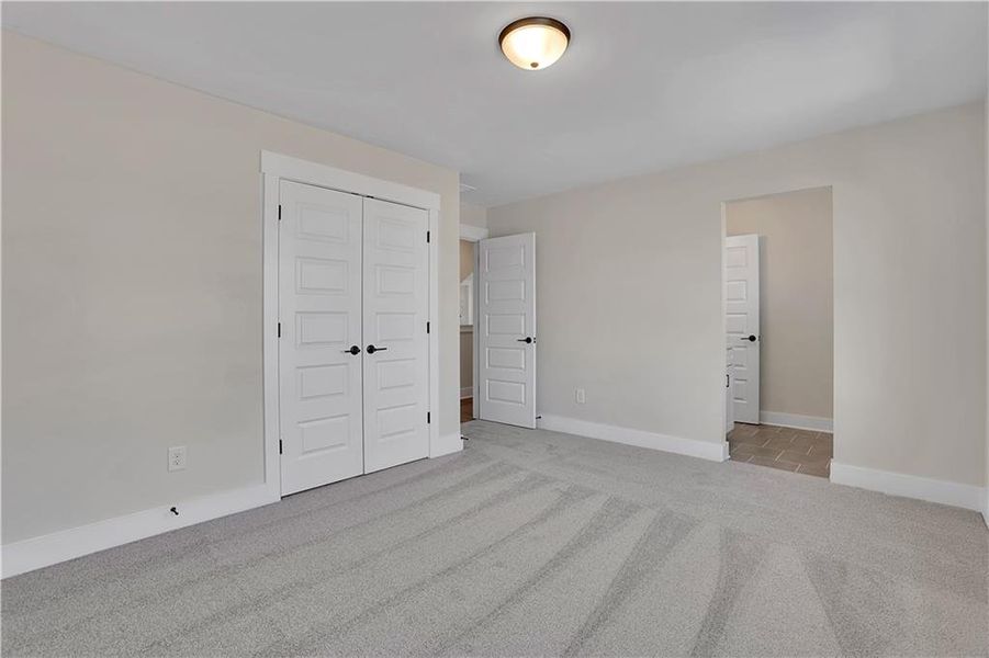 Spacious, unfurnished interior of a new home in Twin Lakes, Hoschton (Image 55).