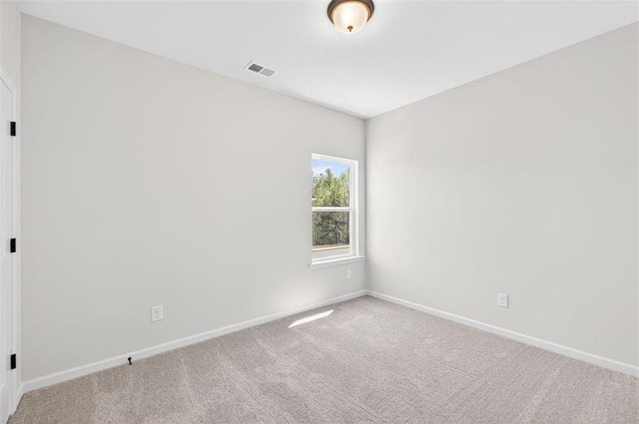 Spacious, unfurnished interior of a new home in Evergreen at Lakeside, Temple (Image 27).