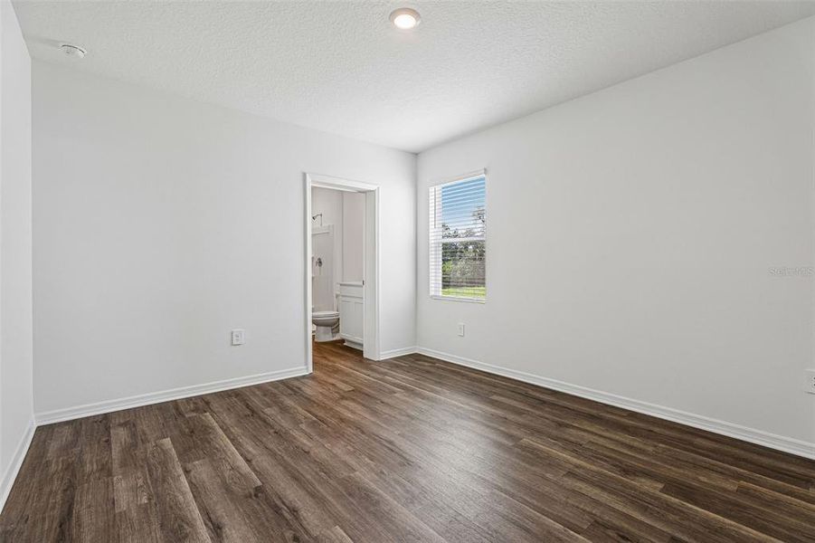 Spacious, unfurnished interior of a new home in , Davenport (Image 35).