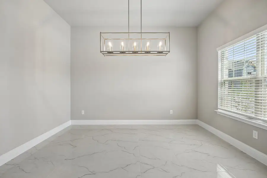 Spacious, unfurnished interior of a new home in Mayfield Farms, Arlington (Image 16).