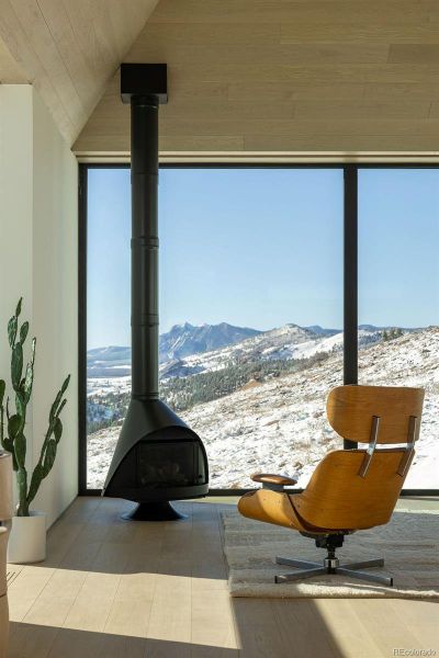 Exterior details and patio area of a home in , Boulder (Image 13).