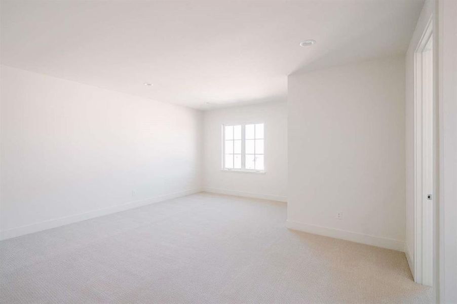 Spacious, unfurnished interior of a new home in , Aledo (Image 24).