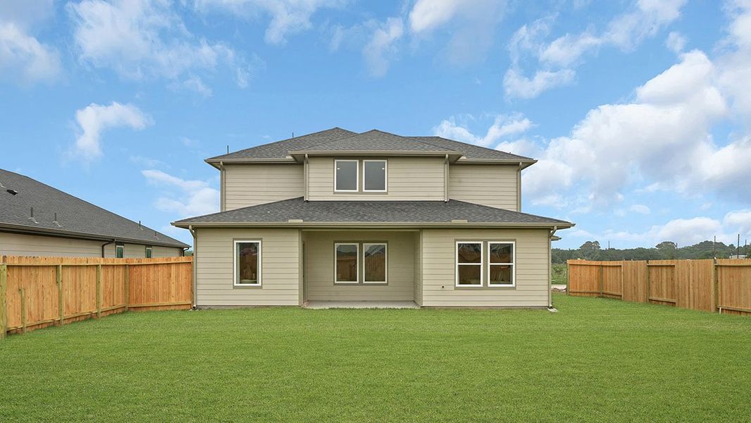 Exterior details and patio area of a home in Evergreen, Rosenberg (Image 2).