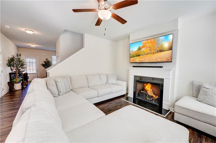 Furnished interior view inside a new home in , Calhoun (Image 14).